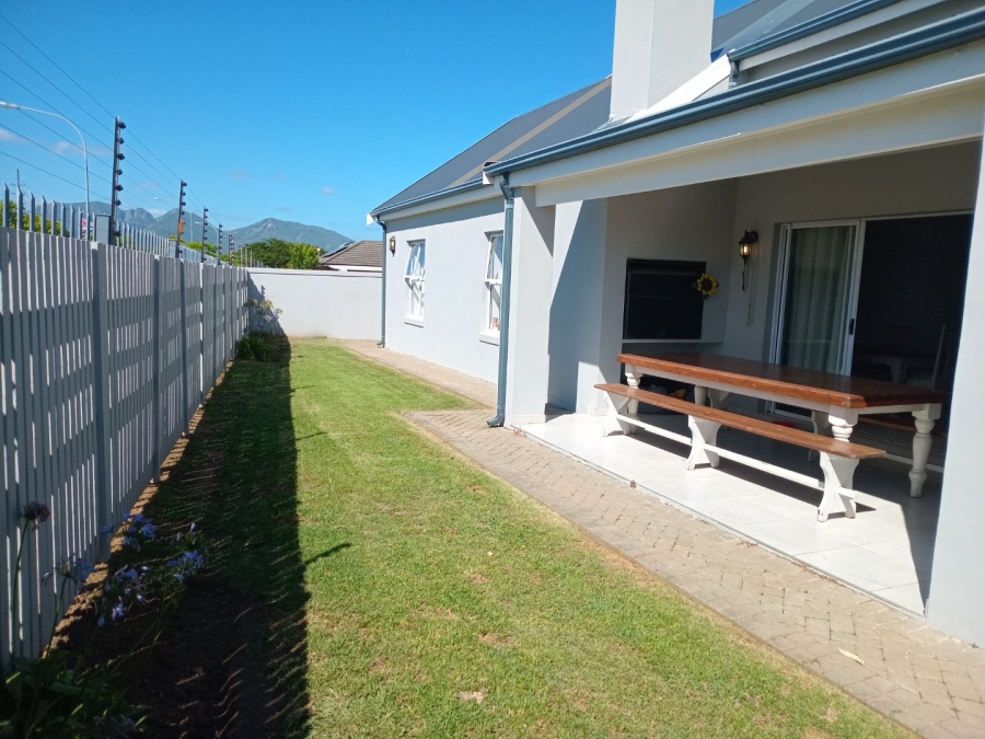 To Let 3 Bedroom Property for Rent in Kraaibosch Country Estate Western Cape